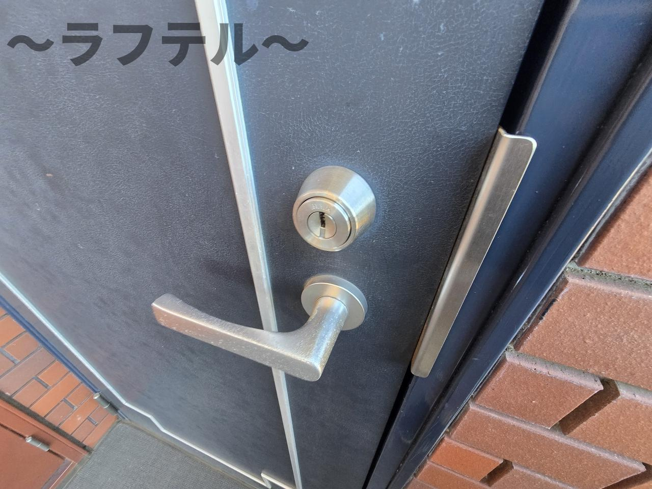 所沢市くすのき台１丁目の賃貸マンションの玄関
