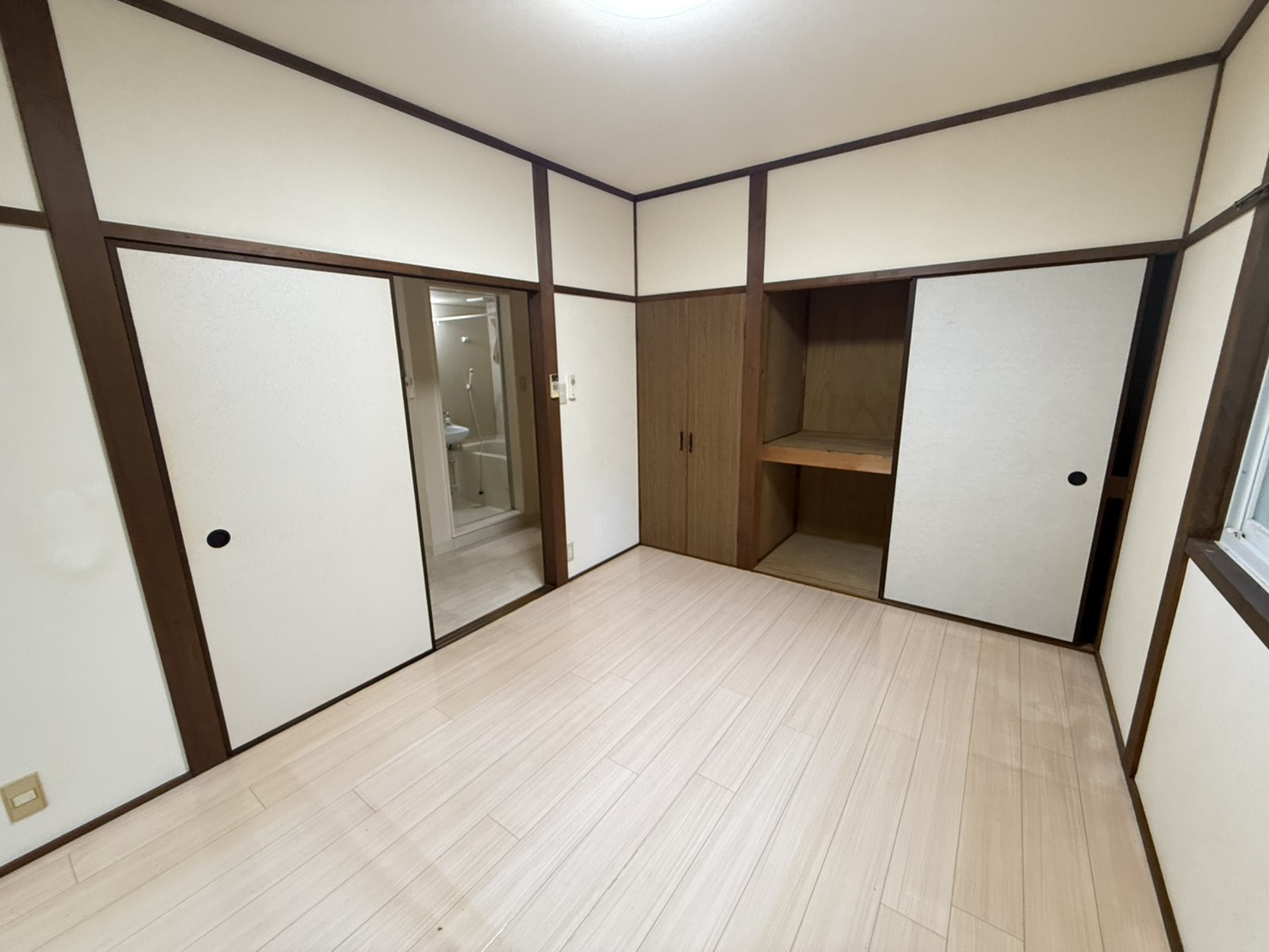 神戸市垂水区福田５丁目のアパートの居間・リビング