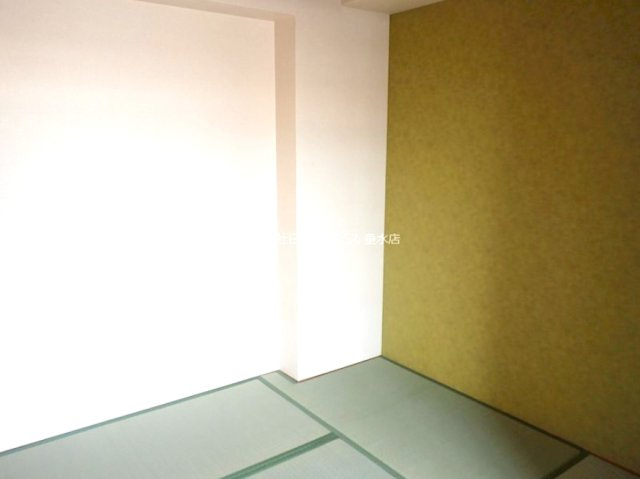 ライオンズマンション西舞子の和室|柔らかい畳が心地よい和室