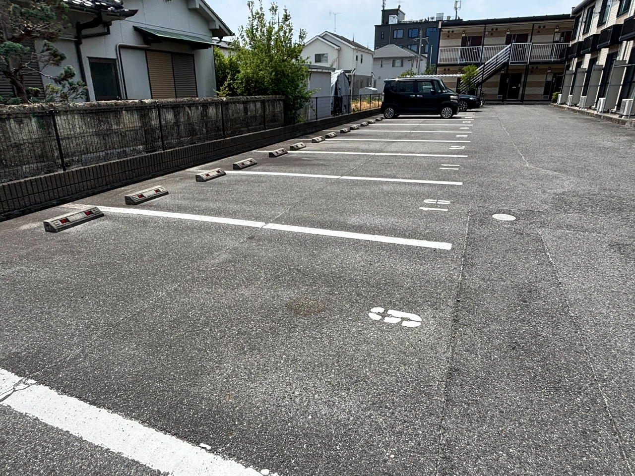 レオパレスＩＫＡＲＵＧＡ　２３の駐車場|※写真と現状が異なる場合は現状を優先