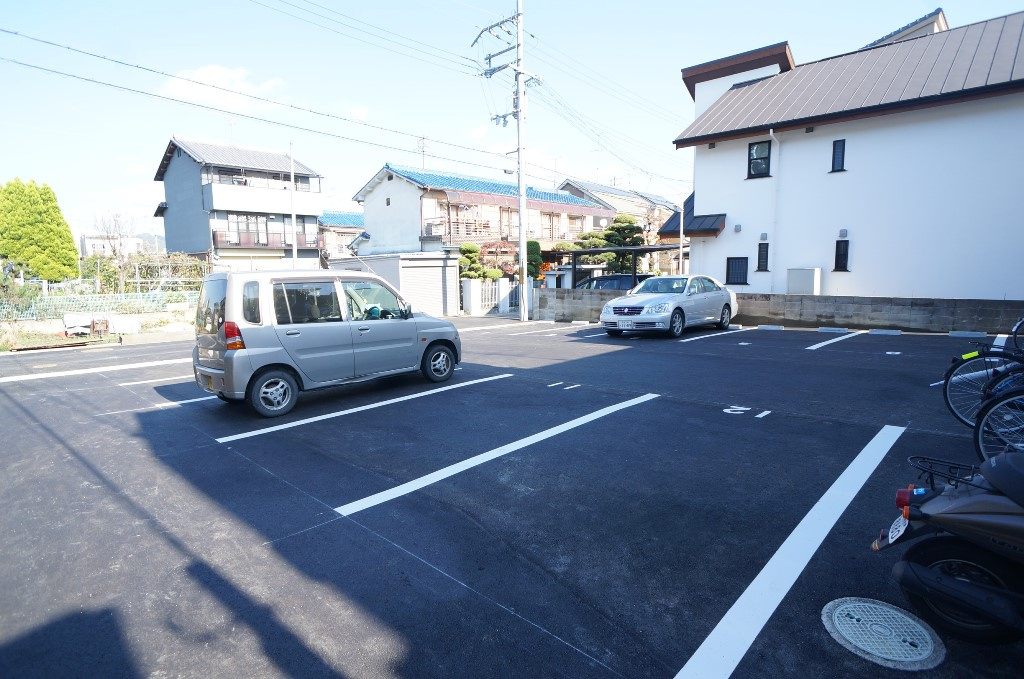 プランドールの駐車場