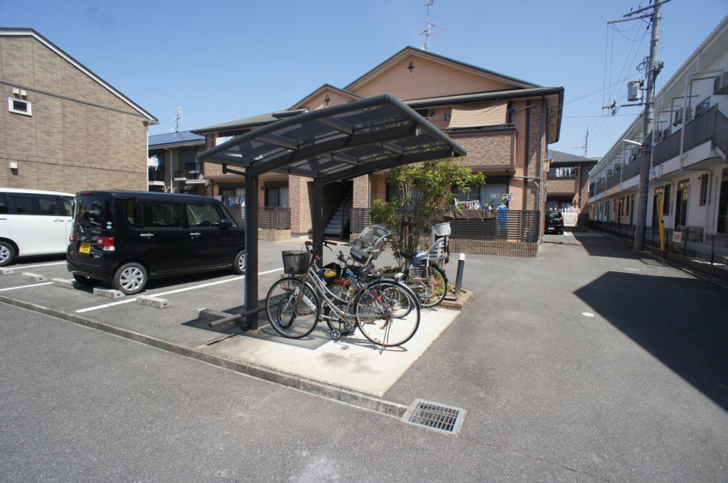 ラフィーネ　A棟の駐車場
