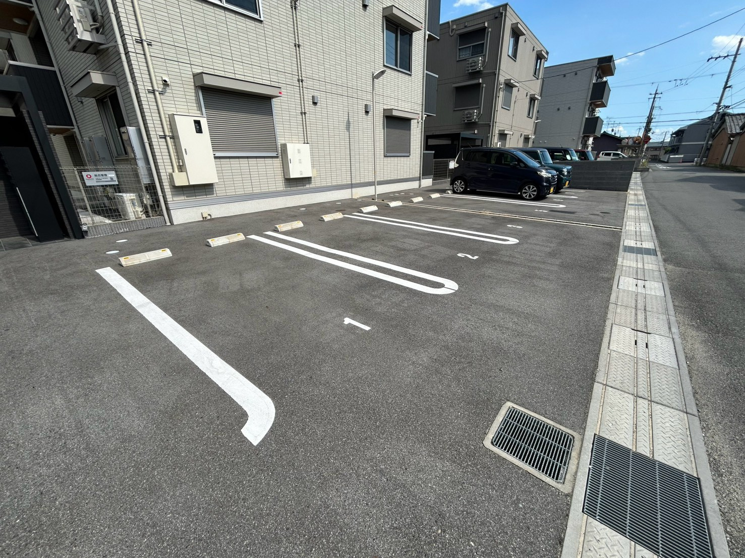 シュエットの駐車場