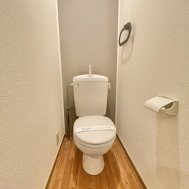 クレッセントHIROのトイレ|※別号室参考写真です。