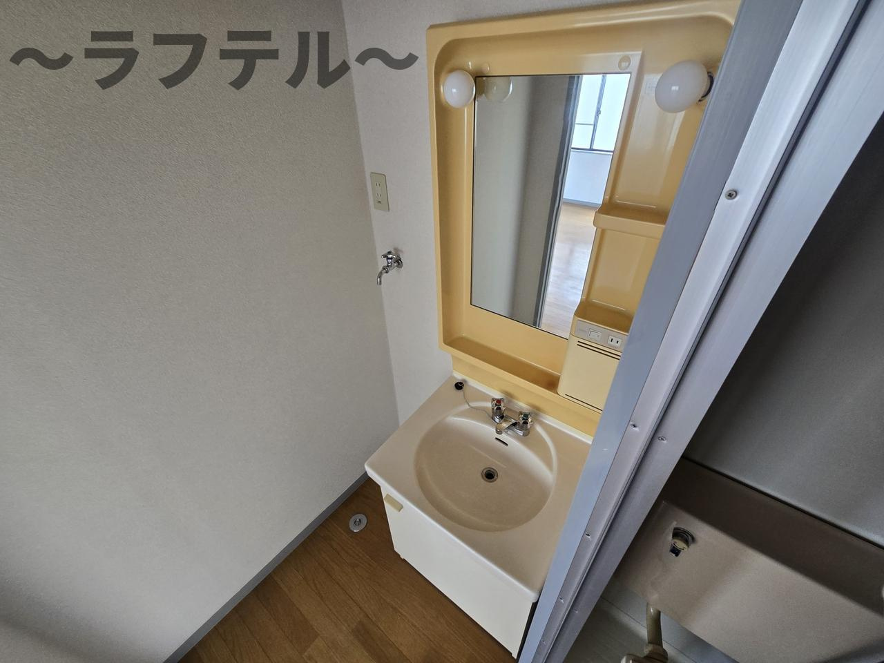 所沢マコトビルの洗面所