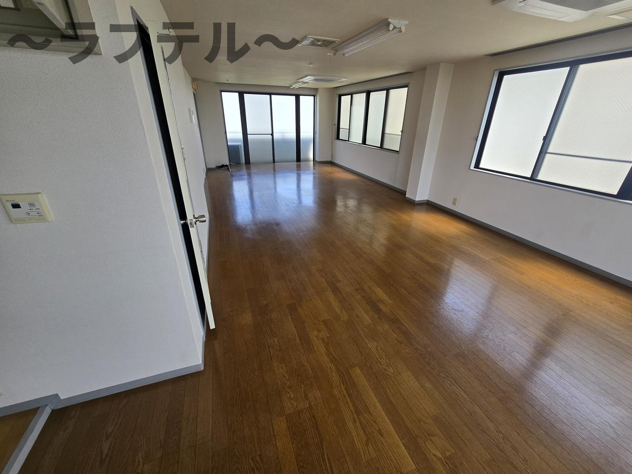 所沢マコトビルの居間・リビング