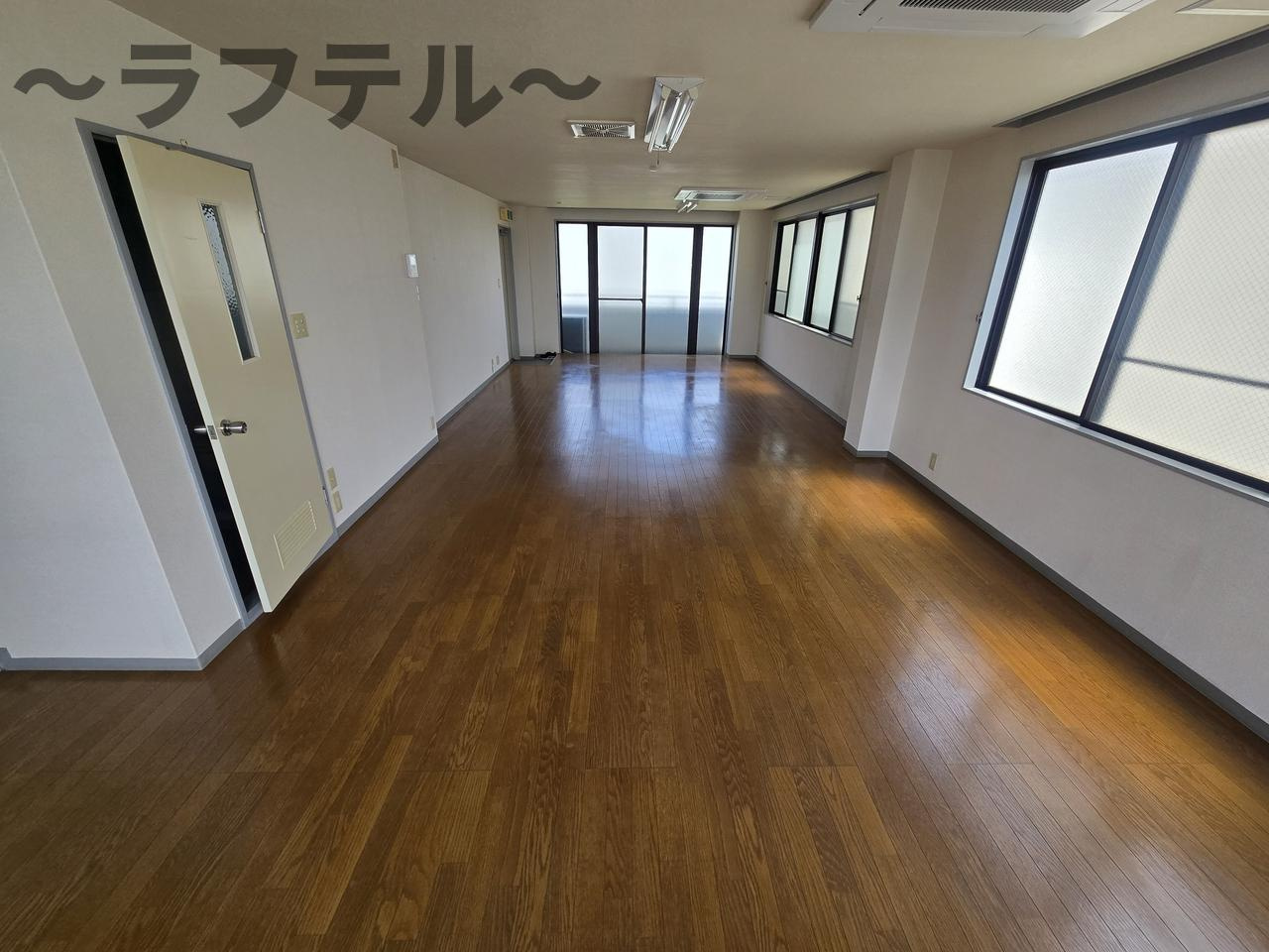 所沢マコトビルの居間・リビング