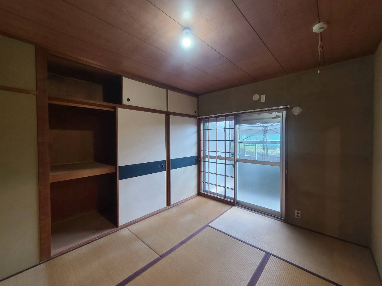 コーポ秋篠の和室