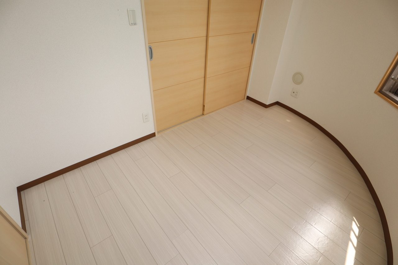 天理市田井庄町の賃貸マンションの洋室