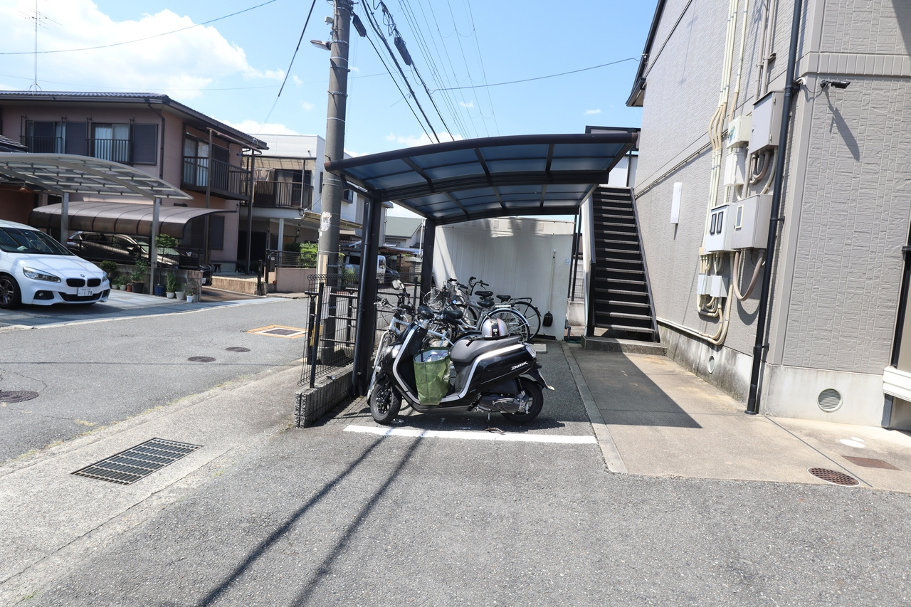 コンフォール奈良南のエントランス