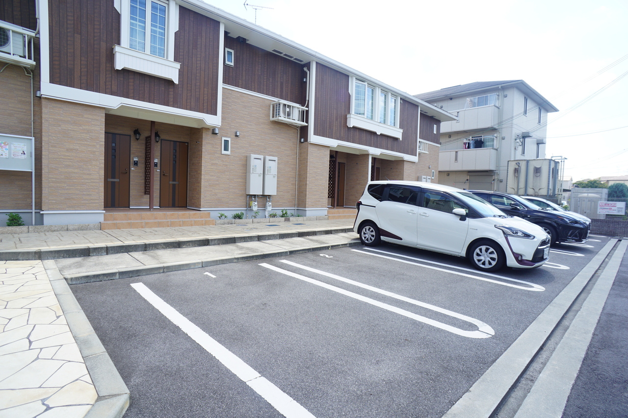 ブローテ（天理市）の駐車場