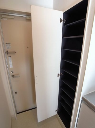 リブリ・villa mmc Ⅲの玄関