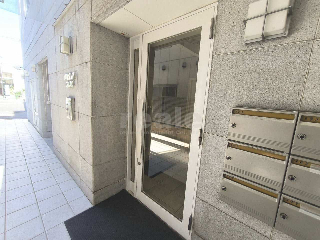 杉並区善福寺１丁目の賃貸マンションのエントランス