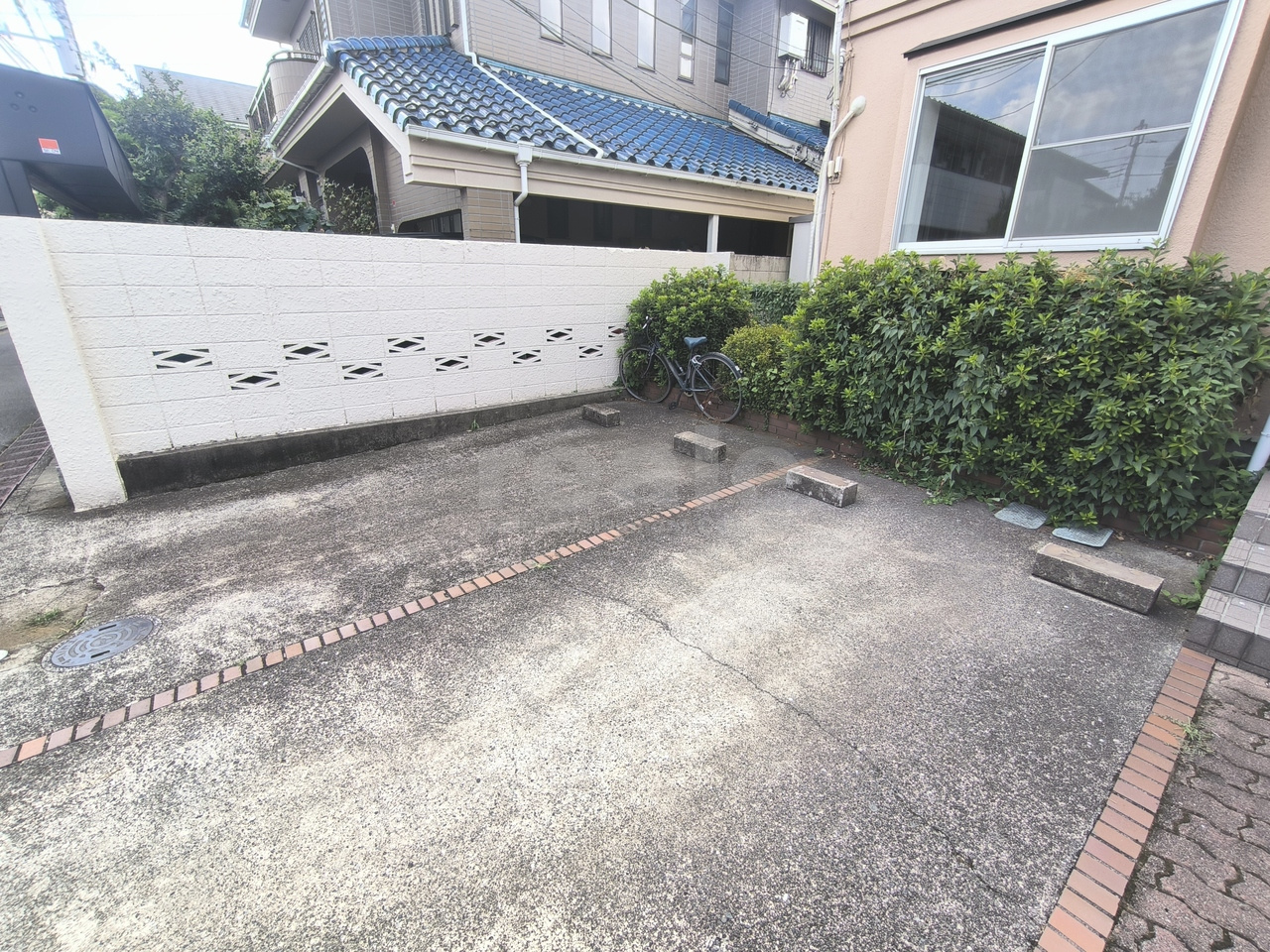 武蔵野市吉祥寺東町２丁目のアパートの駐車場