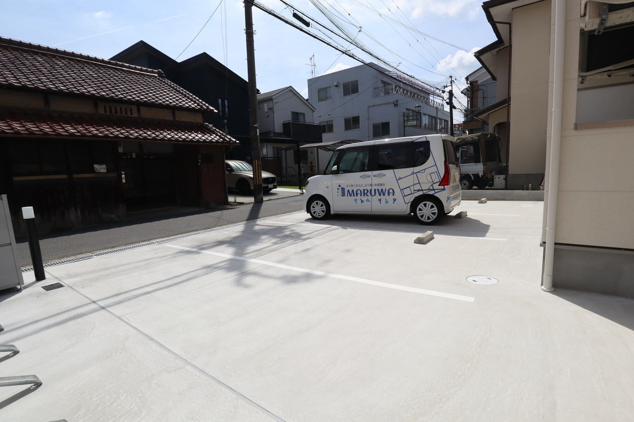 ジーメゾン大和郡山ルクディの駐車場
