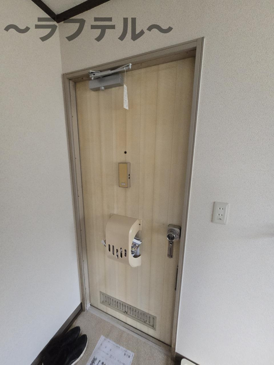 めぐみコーポの玄関