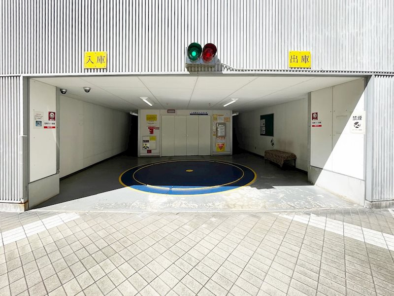 東町・江戸町ビルの駐車場