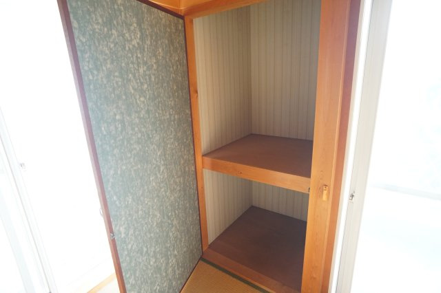 レジデンスオクダＢ棟の収納