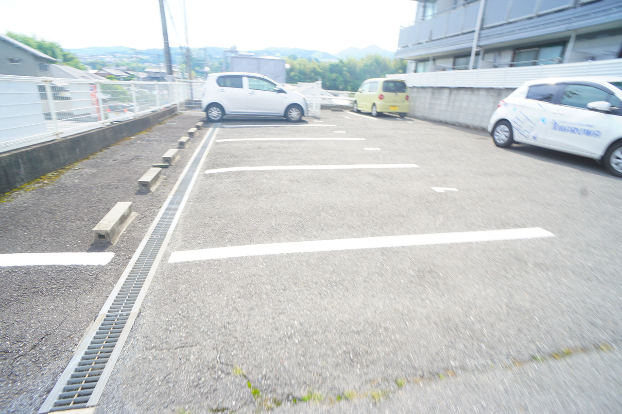 ＡｐａｒｔｍｅｎｔｓＮｅｏせやきたの駐車場