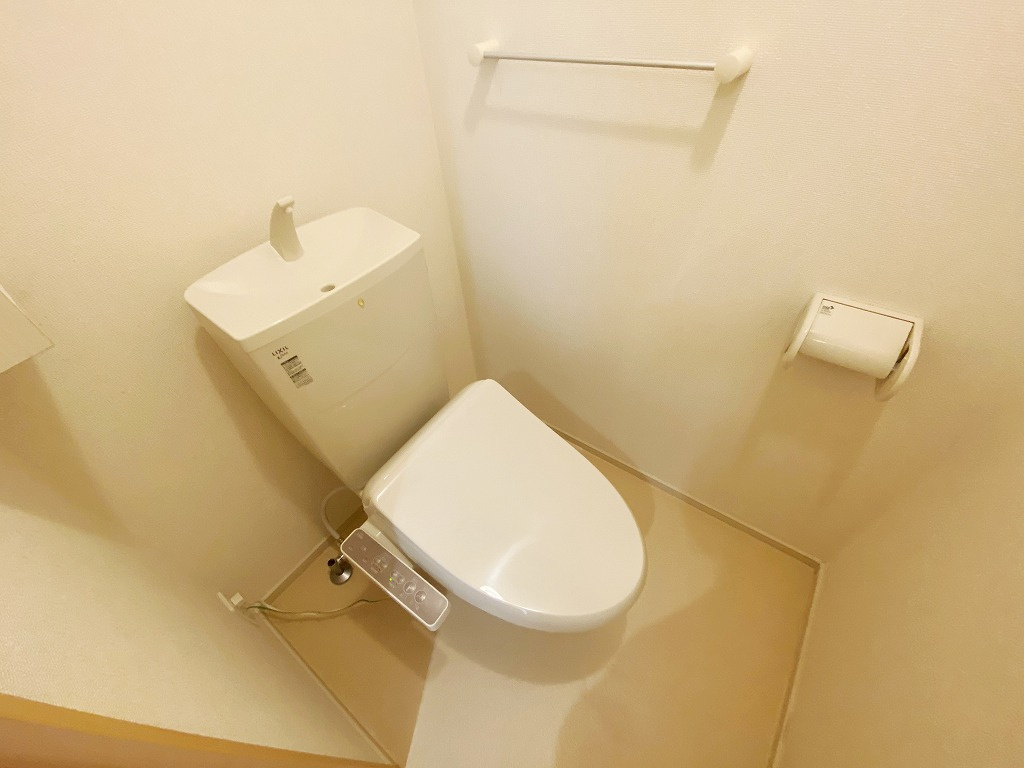 ラフレシール桜のトイレ|別号室の参考写真です。