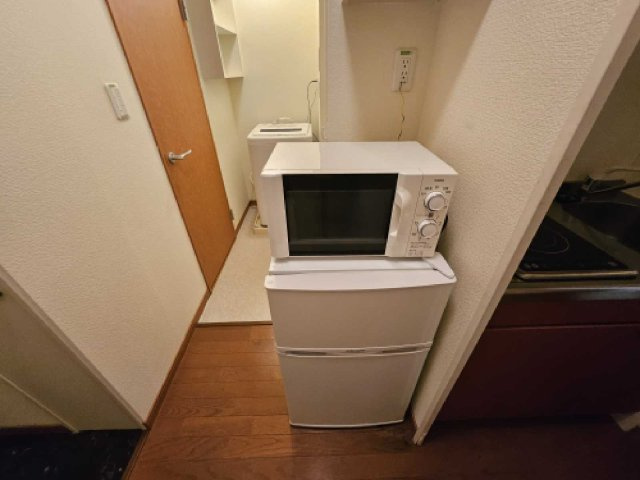 レオパレスプルメリアの玄関