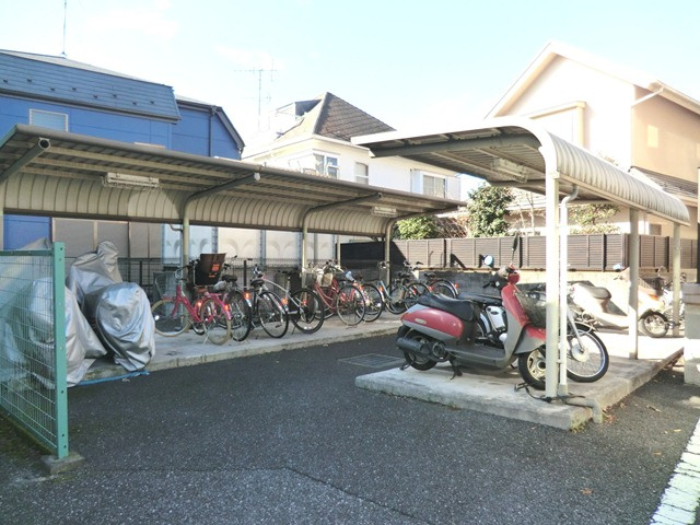 ホワイトオークヴィラ中尾台のその他共用部分|★敷地内に自転車駐輪場を完備しています。★