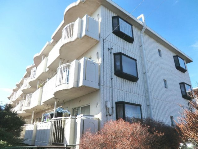 ホワイトオークヴィラ中尾台の外観|★プレキャストコンクリート造３階建てマンション！外観です★