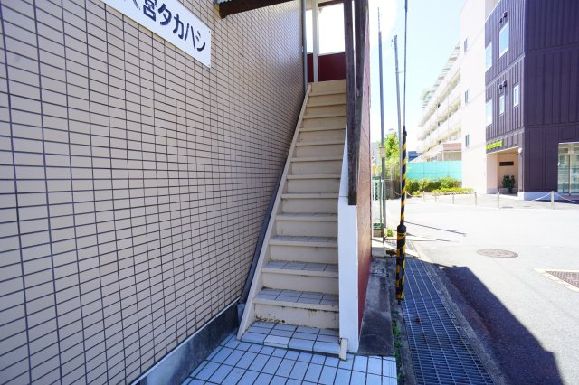 一由ハイツ新大宮のロビー