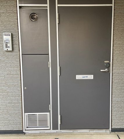 レオパレスあおばの玄関|明るい玄関です