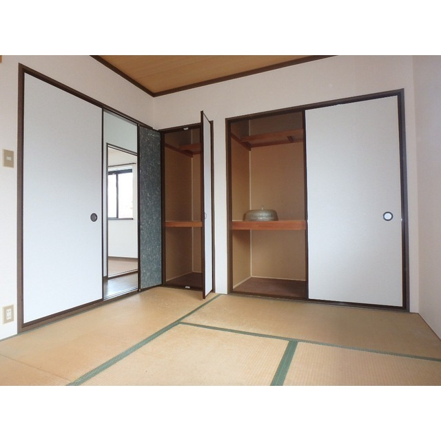 グランカーサA棟の内装|明るい色調の室内です
