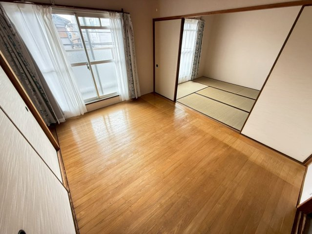 南京終マンションA棟の洋室