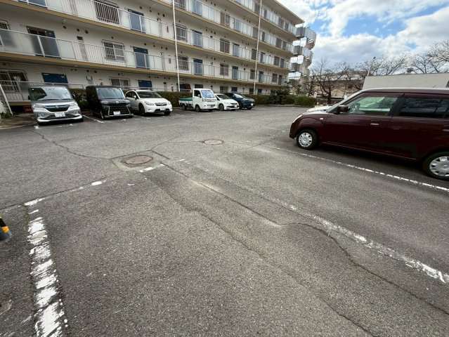 南京終マンションA棟の駐車場