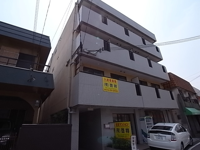 神殿マンション３号館の外観