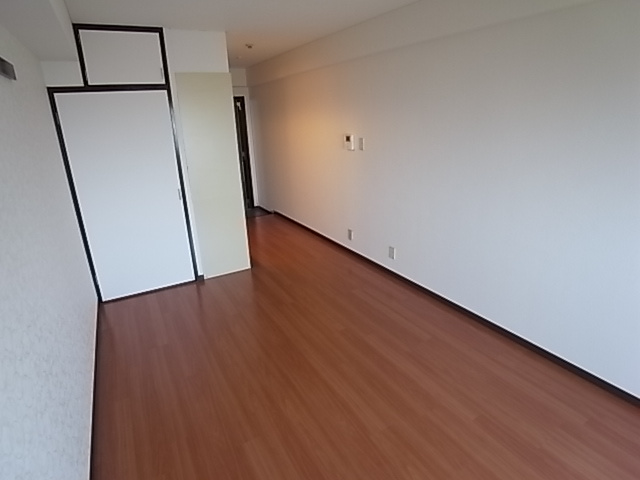 神殿マンション３号館の居間・リビング