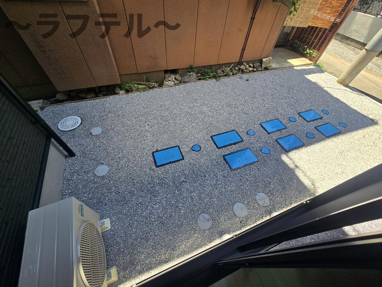 街角と休日のフェリーチェの庭