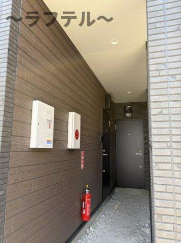 街角と休日のフェリーチェのロビー
