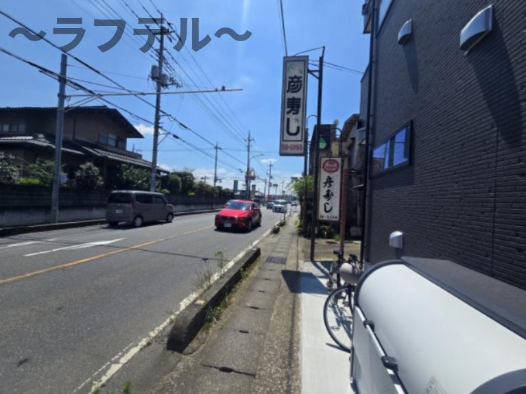 街角と休日のフェリーチェの周辺