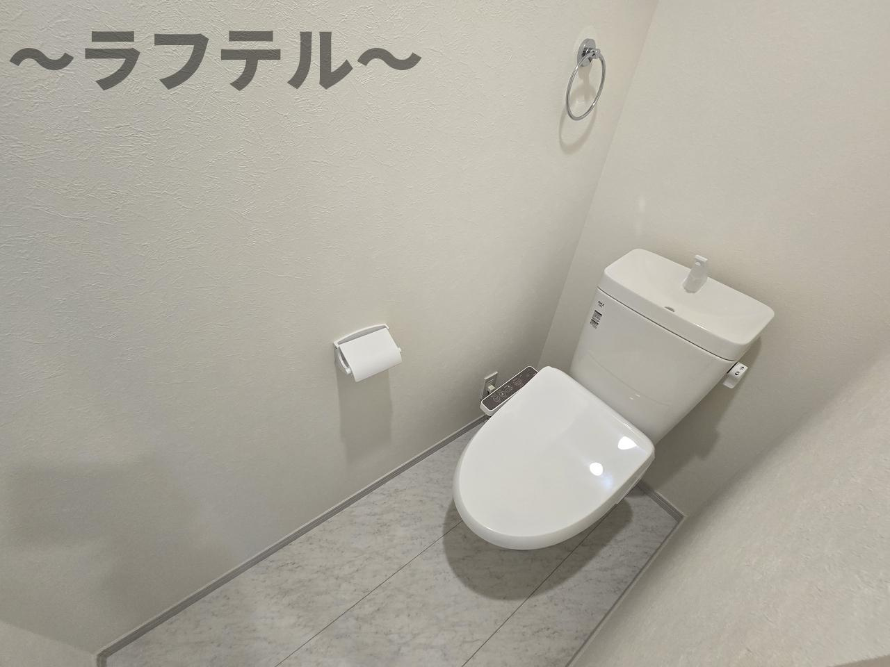 街角と休日のフェリーチェのトイレ|別部屋イメージ写真