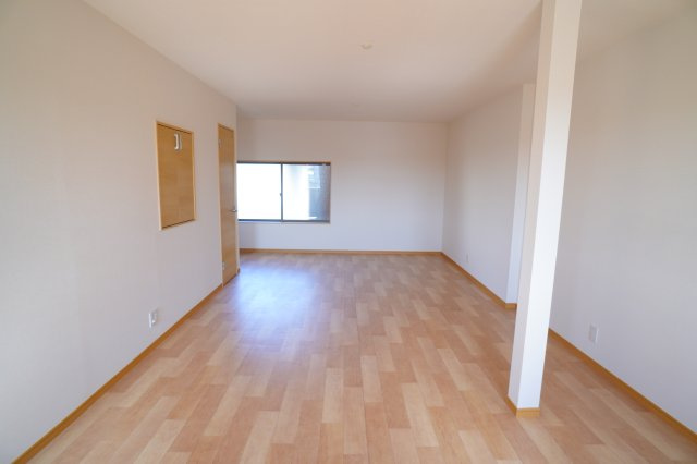 法蓮町テナントの洋室