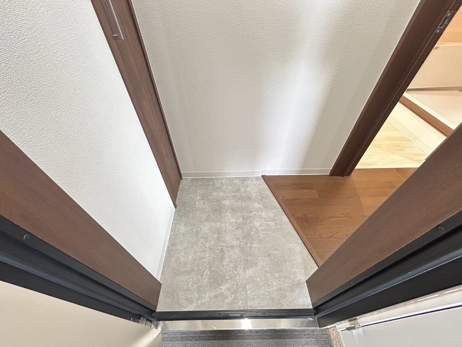 クレアール法蓮町の玄関