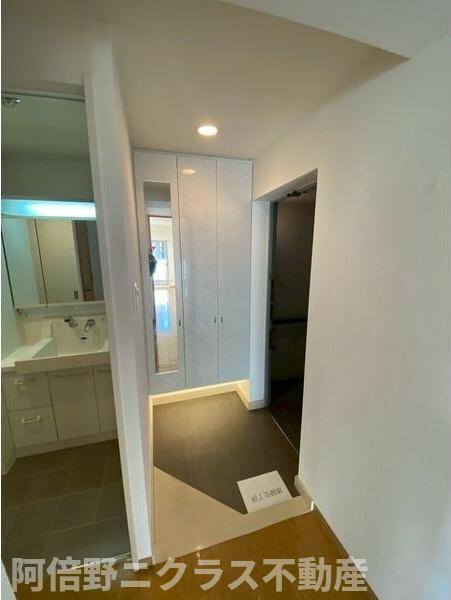 casa feliceの玄関|内装は別部屋の参考写真です。