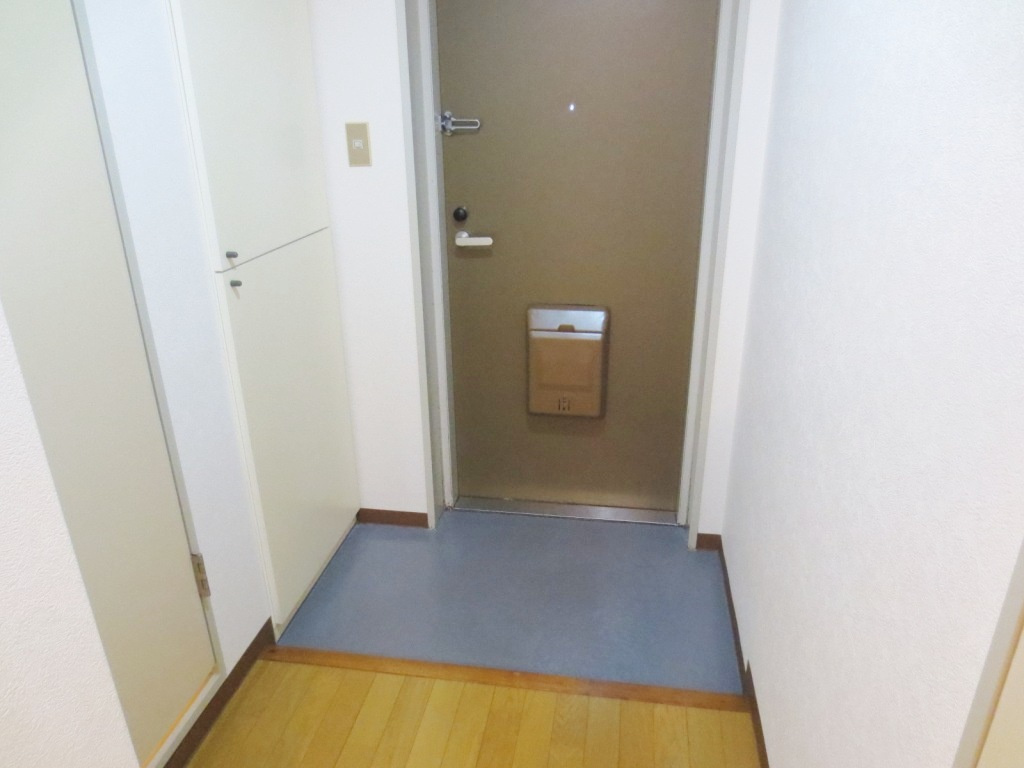 エヌエフ中浦和の玄関