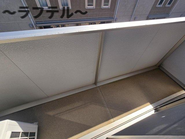所沢市中新井２丁目のアパートのバルコニー