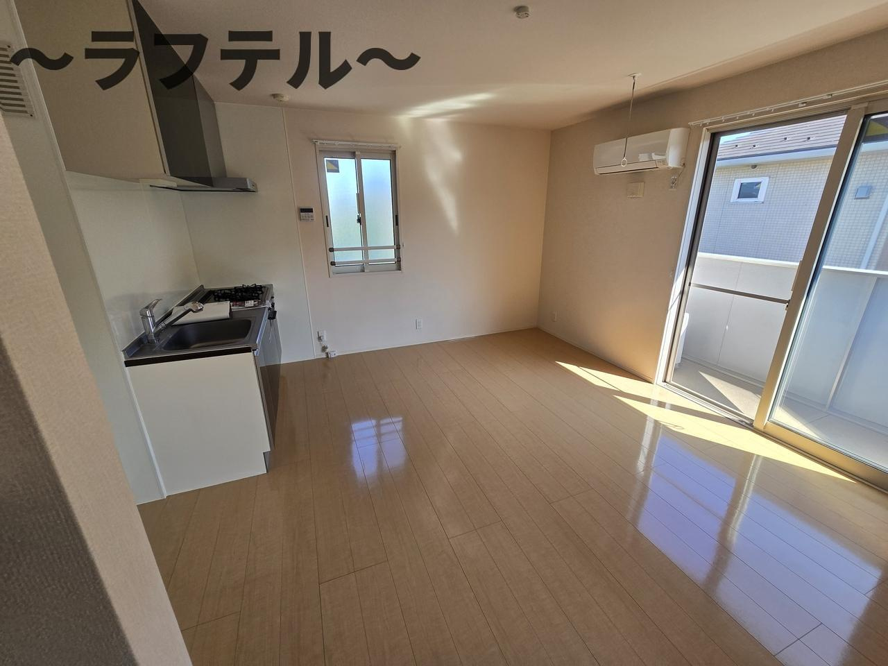 所沢市中新井２丁目のアパートの居間・リビング