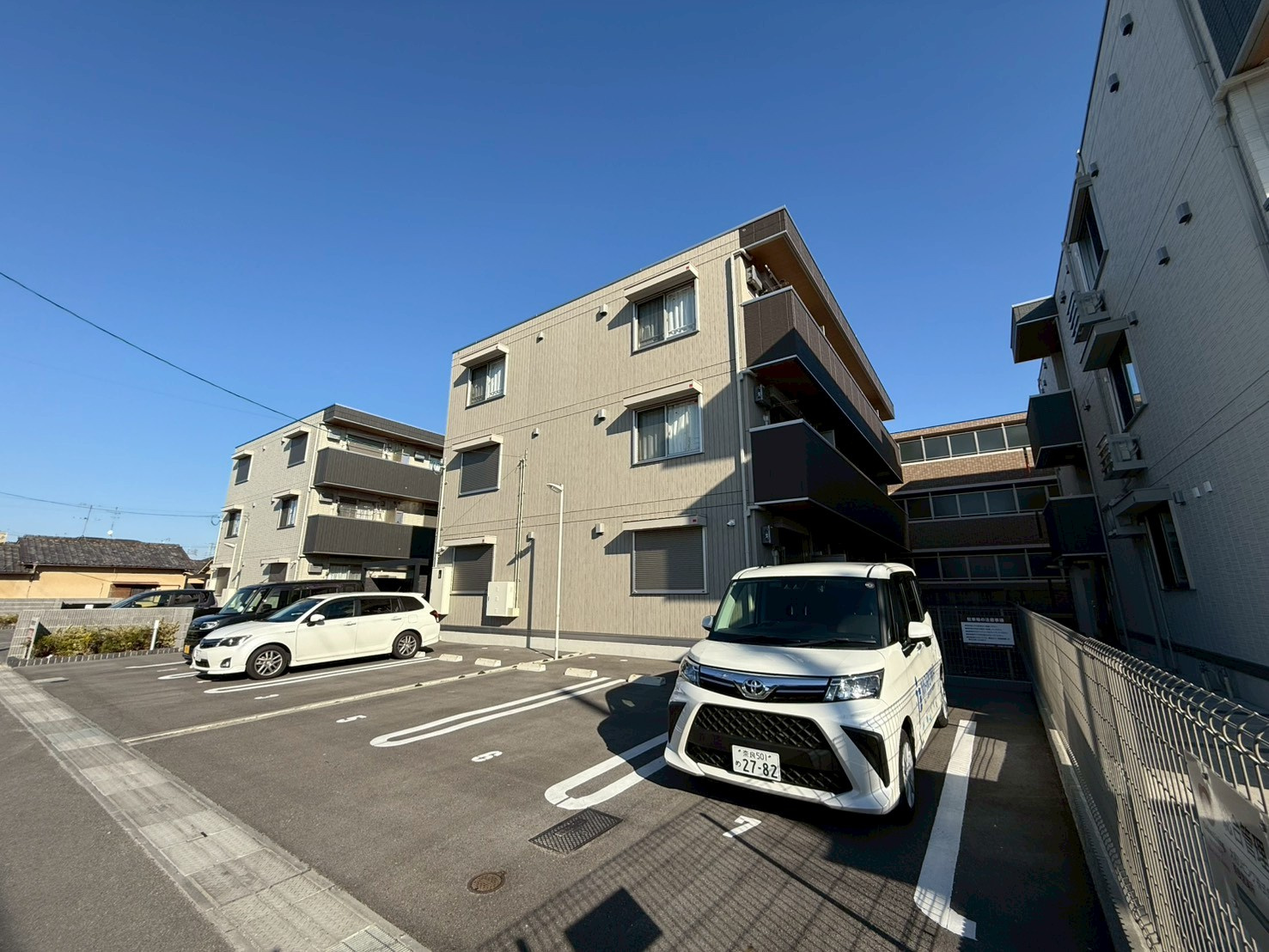 ラヴィベールの駐車場