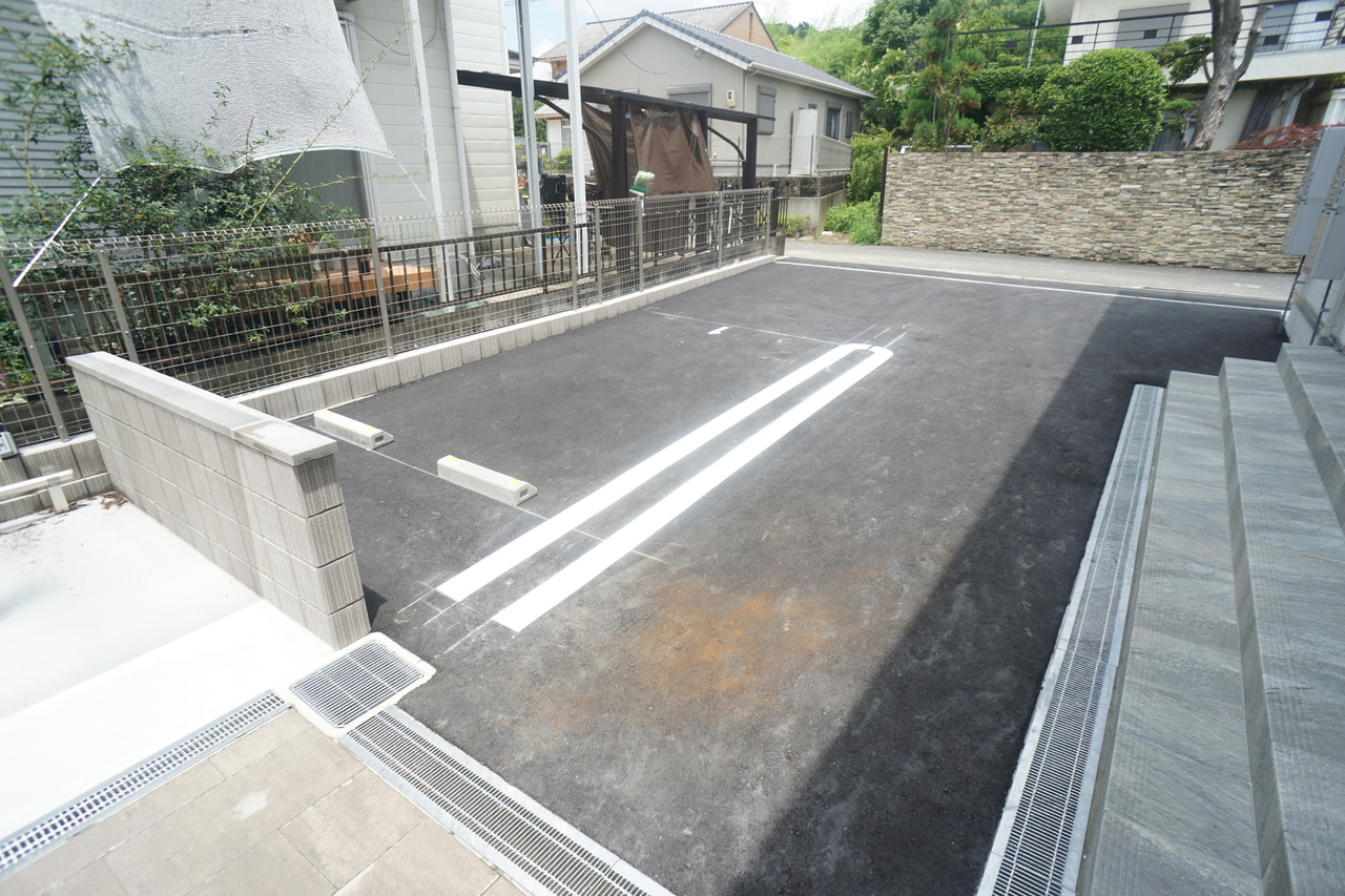 ドルフＶの駐車場