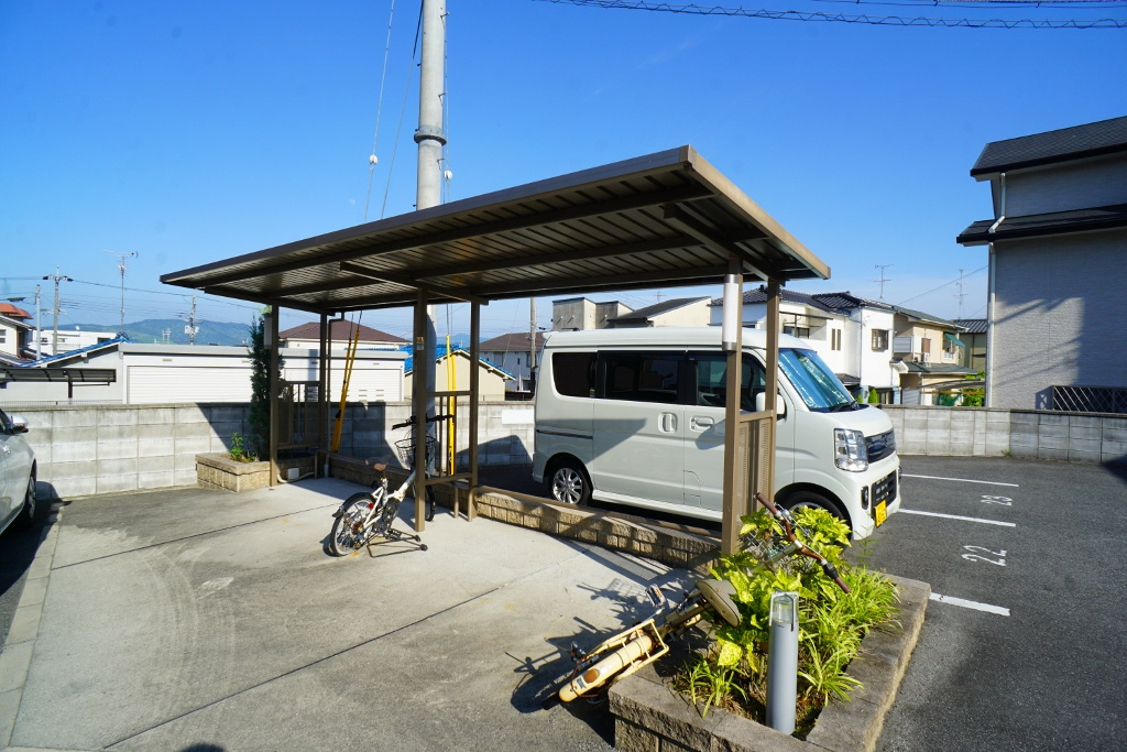 グランディールの駐車場