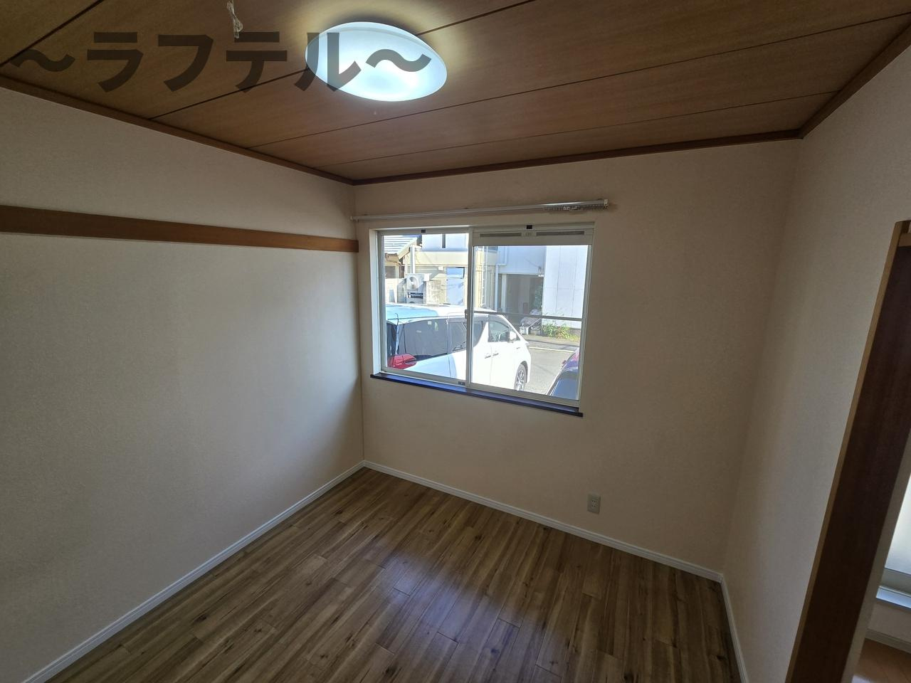 フラワーガーデンＡ棟の居間・リビング|別部屋イメージ写真