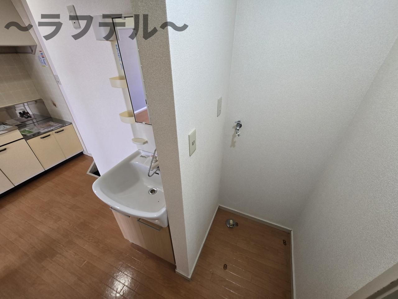 フラワーガーデンＡ棟の洗面所|別部屋イメージ写真