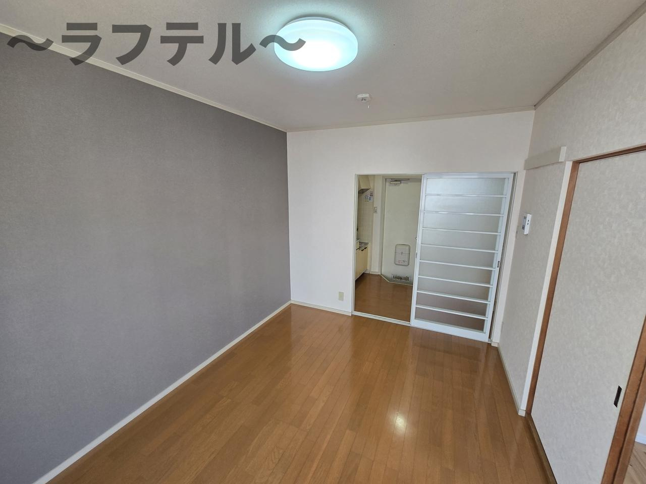 フラワーガーデンＡ棟の居間・リビング|別部屋イメージ写真